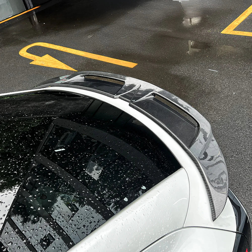 Tesla Model Y Juniper 2025+ Real Carbon Fiber Rear Spoiler Wing – Dual Air Outlet Aerodynamic Trunk Lip | Lightweight Performance Upgrade with 3M Adhesive Installation