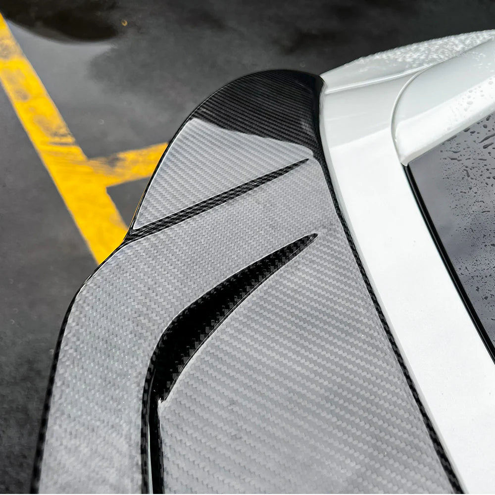 Tesla Model Y Juniper 2025+ Real Carbon Fiber Rear Spoiler Wing – Dual Air Outlet Aerodynamic Trunk Lip | Lightweight Performance Upgrade with 3M Adhesive Installation
