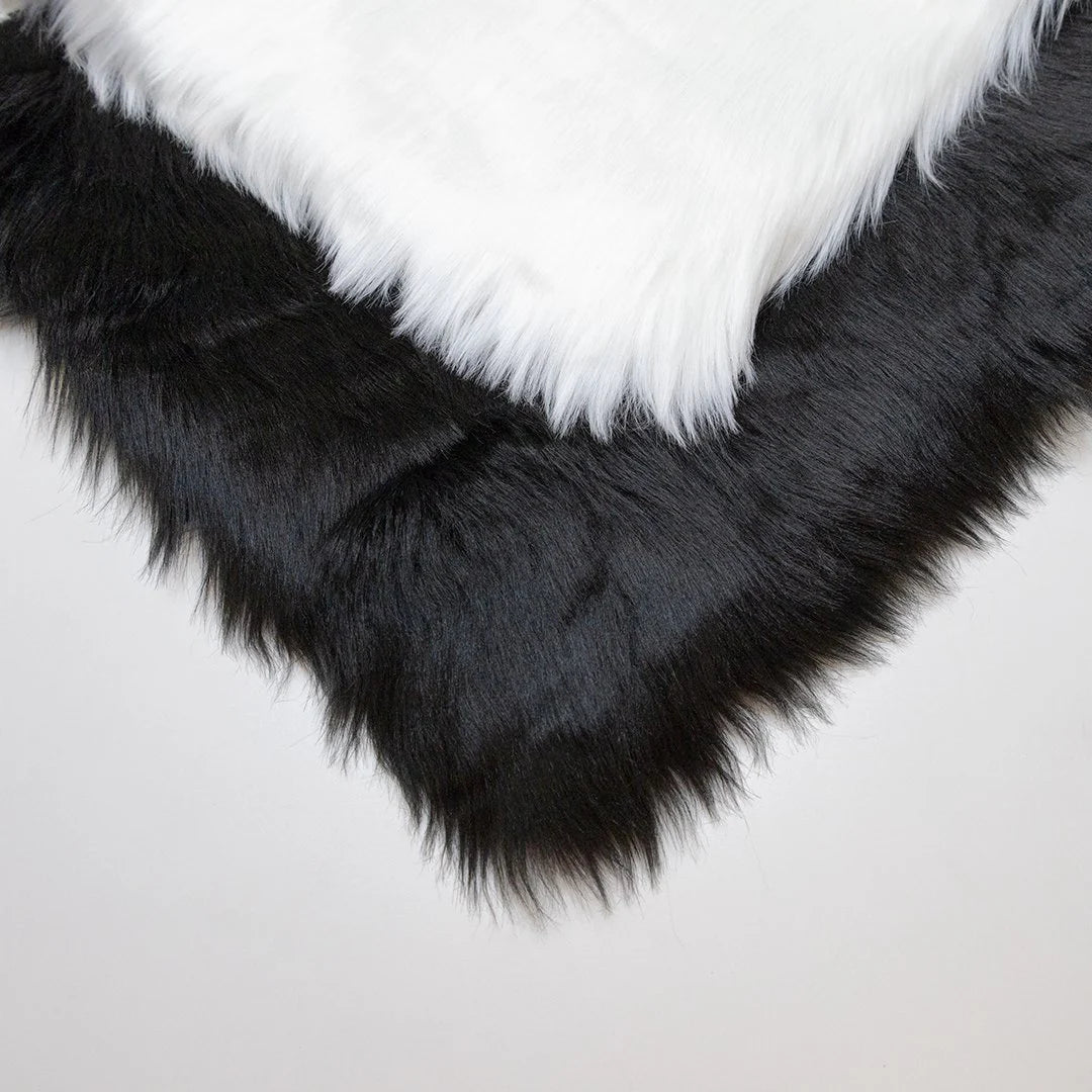 Universal Faux Sheepskin Front Seat Covers for Car & SUV – Black (1 Pair) | Anti-Stain Seat Protector, Soft Cooling & Warm Comfort, Elastic Strap Fit