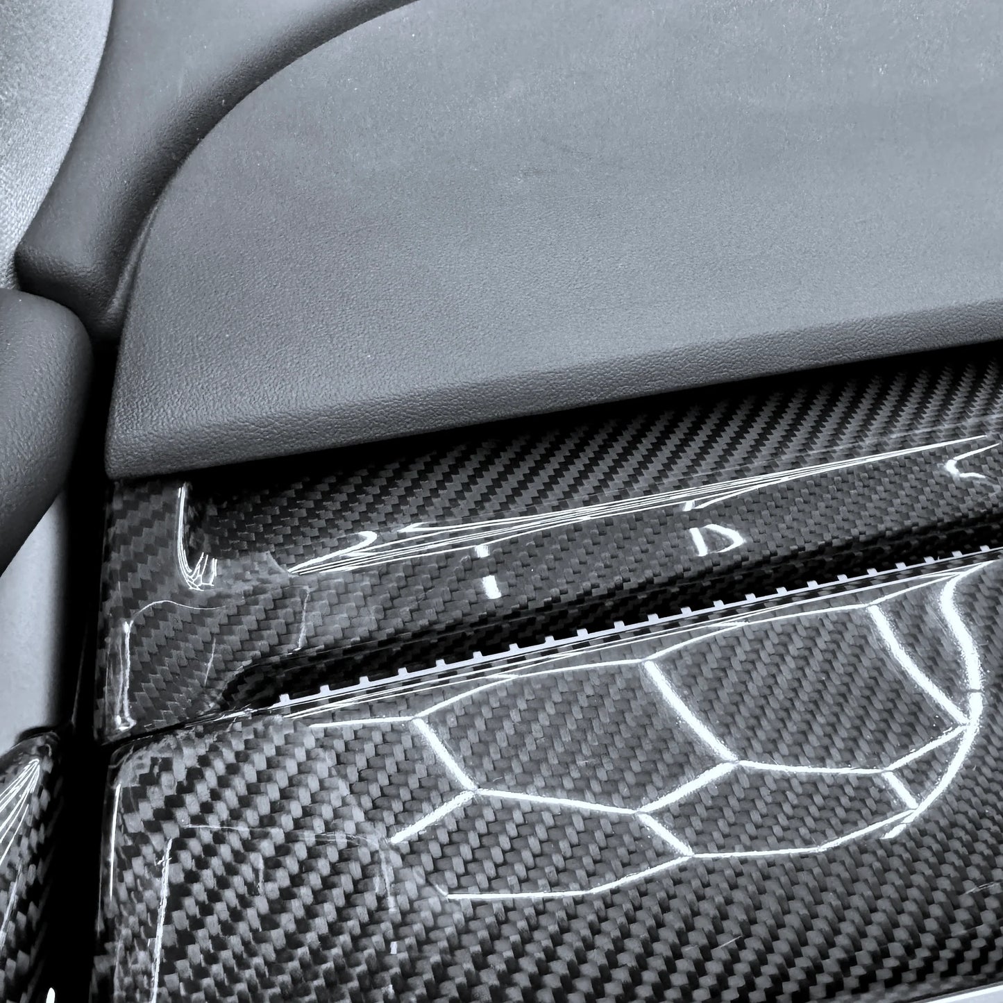 Tesla Model 3 & Model Y Mid-Upper Dashboard Core Overlay (2017–2025) – Real Dry Molded Carbon Fiber Interior Trim (Non-Highland / Non-Juniper)