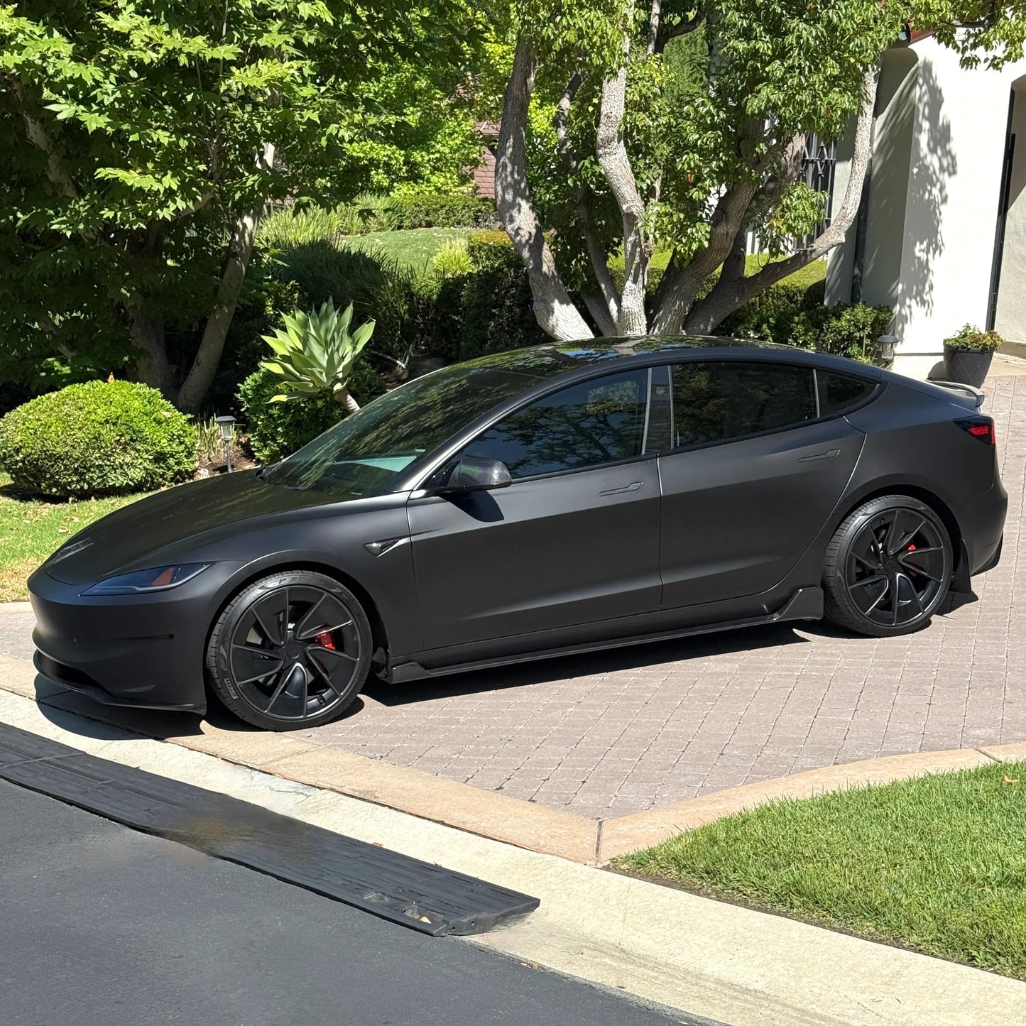 2017+ Tesla Model 3 Colossal Side Skirt Overlays – Real Dry Molded Carbon Fiber, Drill-Free Installation, Performance Aero Upgrade (1 Pair)