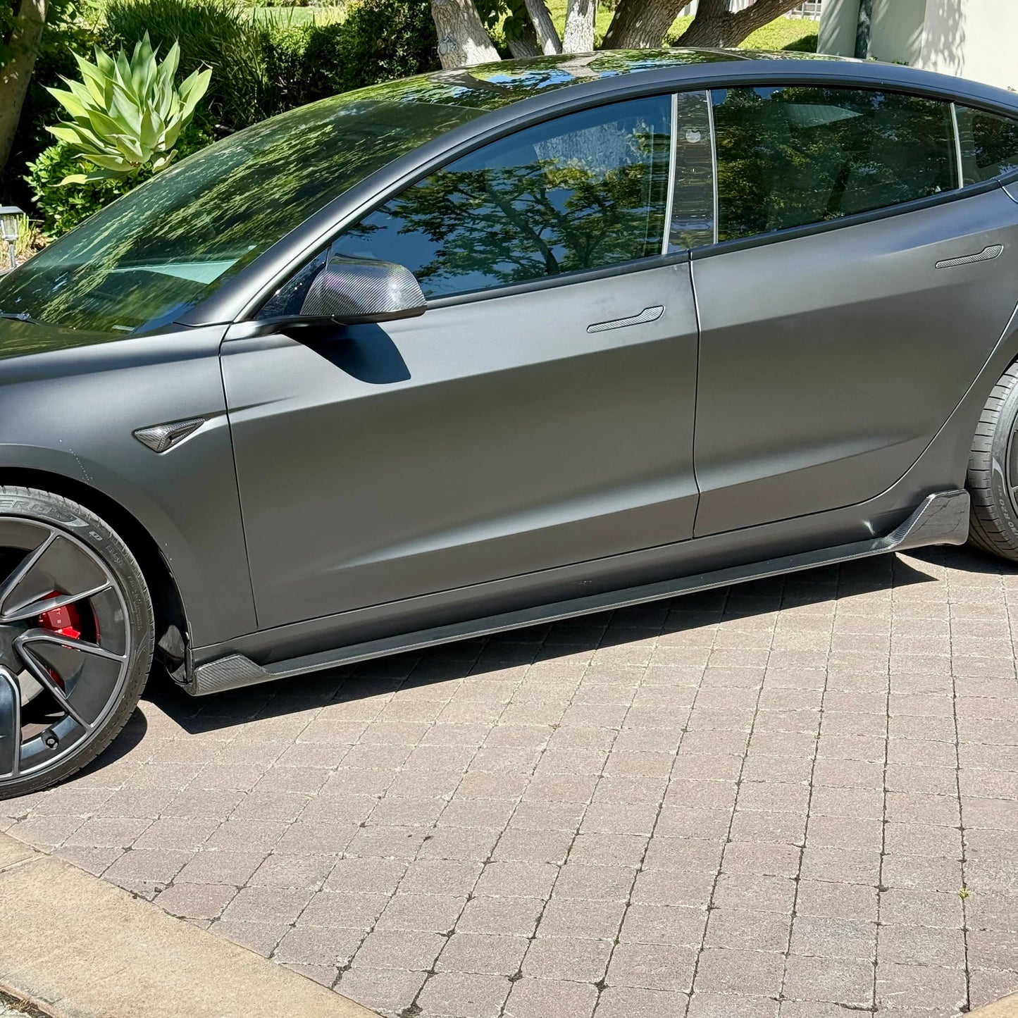2017+ Tesla Model 3 Colossal Side Skirt Overlays – Real Dry Molded Carbon Fiber, Drill-Free Installation, Performance Aero Upgrade (1 Pair)