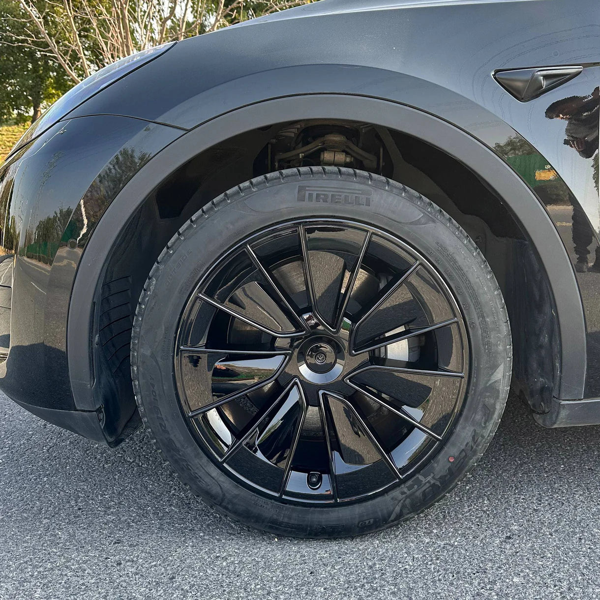 Performance-Style Wheel Covers for Tesla Model Y 19-Inch Gemini Wheels (2020–2025.02) | Directional Left & Right Aerodynamic Hubcap Set – Glossy Sport Upgrade, Easy Install, Includes Center Caps