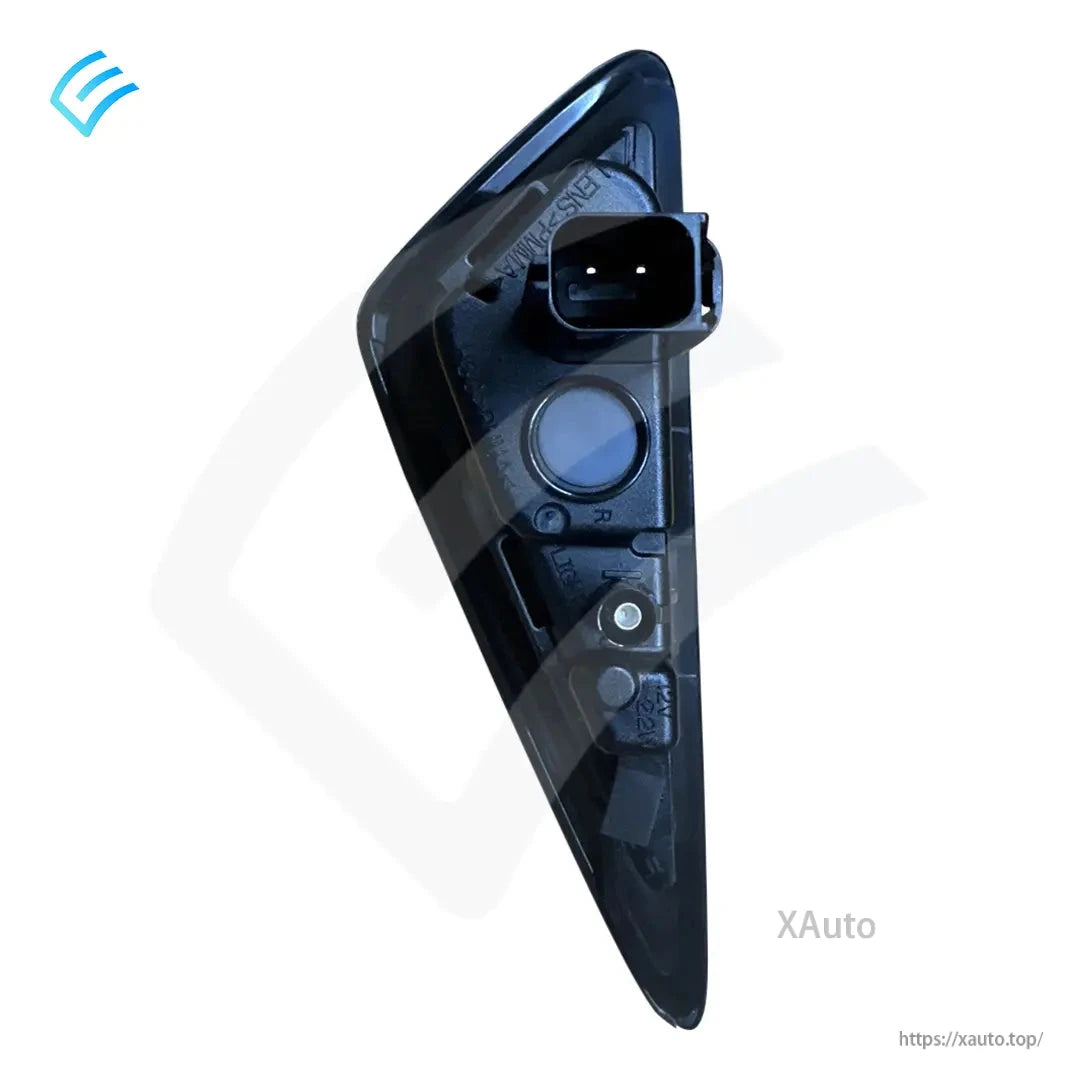 Tesla Model 3/Model Y RH side repeater camera lamp 1495865-20-F, rear view with electrical connector
