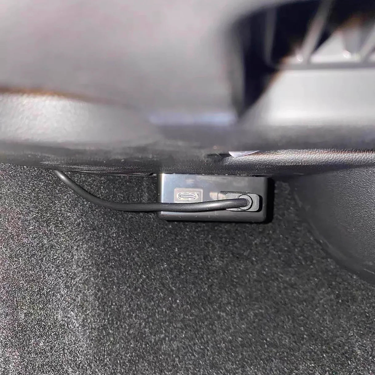 Tesla Model 3 / Model Y / Highland / Juniper / Cybertruck Wireless Charging Phone Mount with OBD-II Power Supply – 15W MagSafe Magnetic Car Holder for Steering Wheel Column Installation