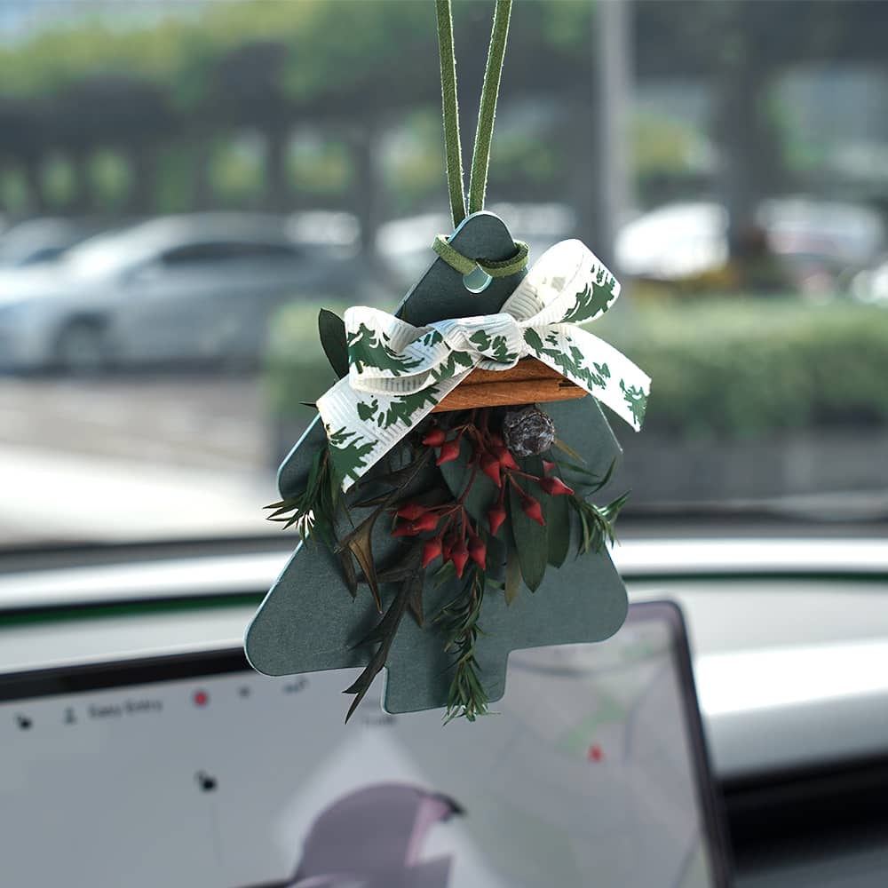 Universal Christmas Car Air Freshener Diffuser – Long-Lasting Holiday Scent | Premium Essential Oil Hanging Ornament