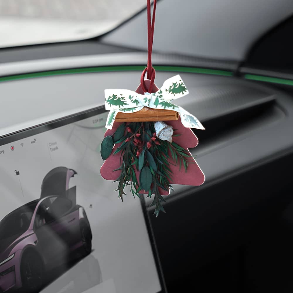 Universal Christmas Car Air Freshener Diffuser – Long-Lasting Holiday Scent | Premium Essential Oil Hanging Ornament