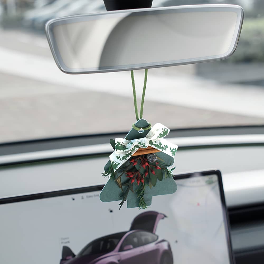 Universal Christmas Car Air Freshener Diffuser – Long-Lasting Holiday Scent | Premium Essential Oil Hanging Ornament