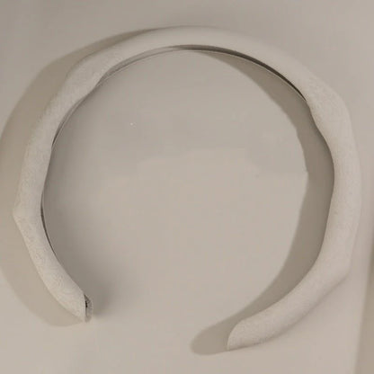 Ultra-Thin Steering Wheel Cover for Tesla Model 3, Model Y, Model S, Model X – Non-Slip, Breathable & All-Season Grip