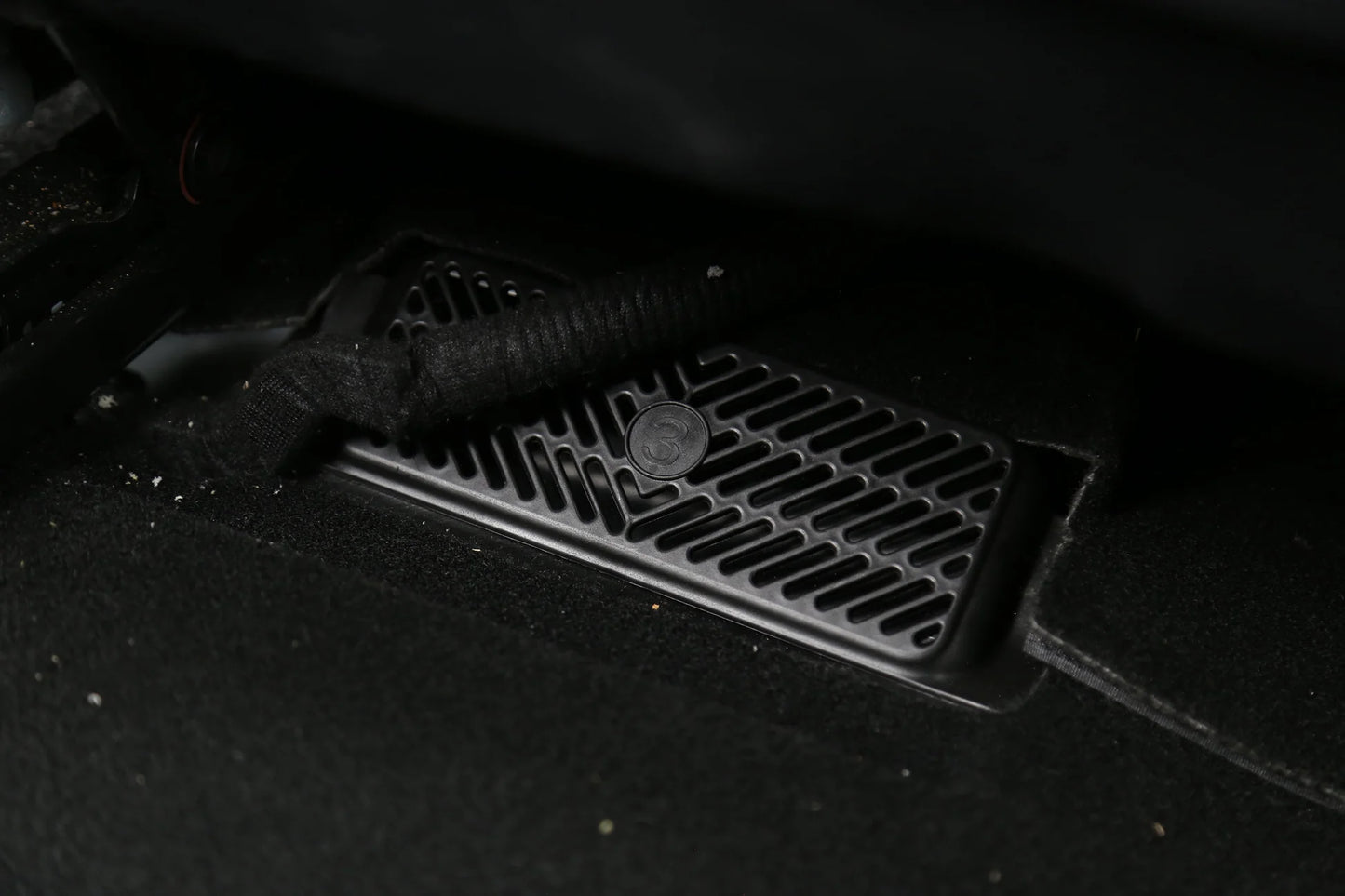 Under-Seat Air Vent Cover for Tesla Model 3 (2021–2023.10) – ABS Protective Vent Guard, Easy No-Damage Installation, Prevents Debris & Clogging