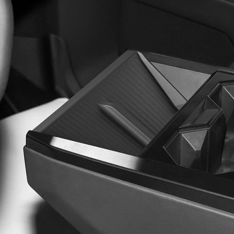 Wireless Charging Silicone Mat for Tesla Cybertruck (2024–Present) | Qi-Compatible, Non-Slip, Heat-Resistant Custom Fit